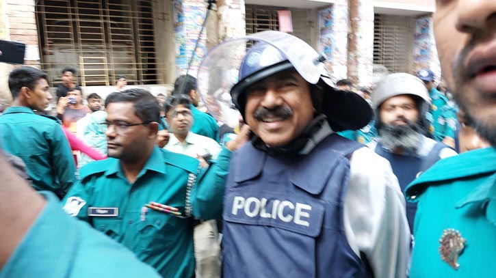 নির্বাচনে অংশগ্রহণ করতে দোয়া চাইলেন শাহজাহান খান