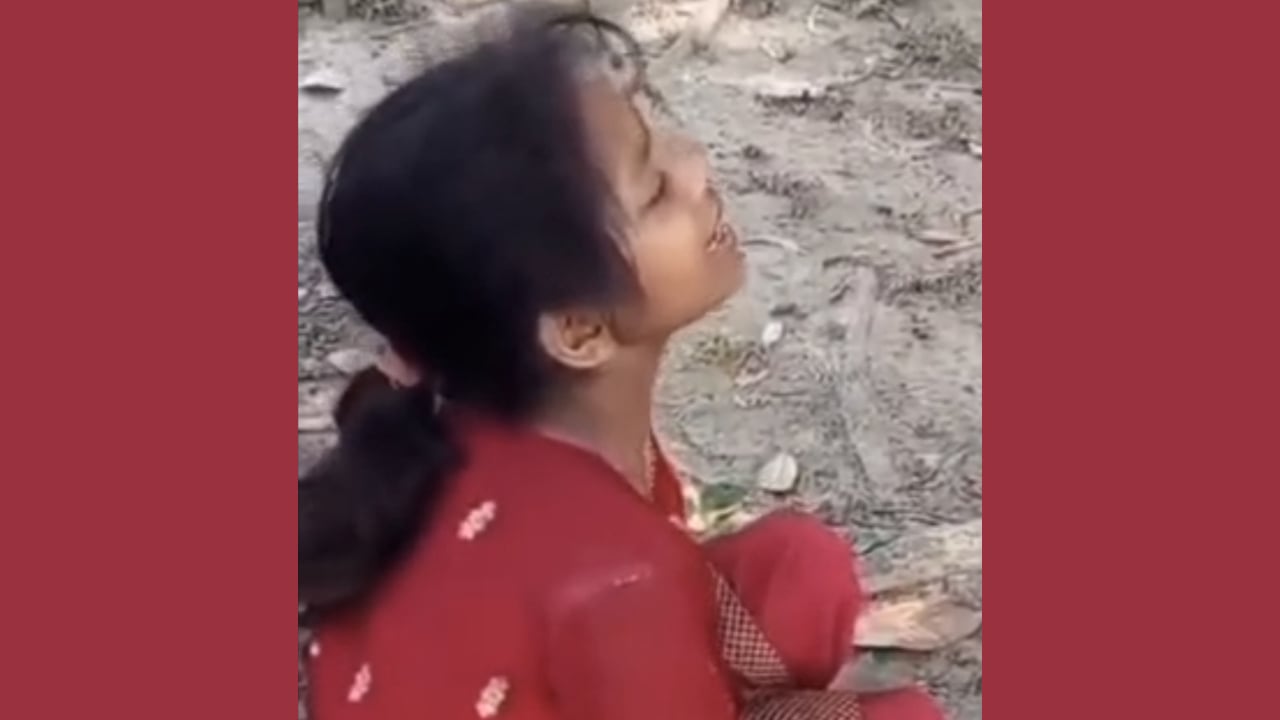 ‘আম্মুগো আন্নে কনে, আরে আন্নের কাছে লইয়া যান গো’