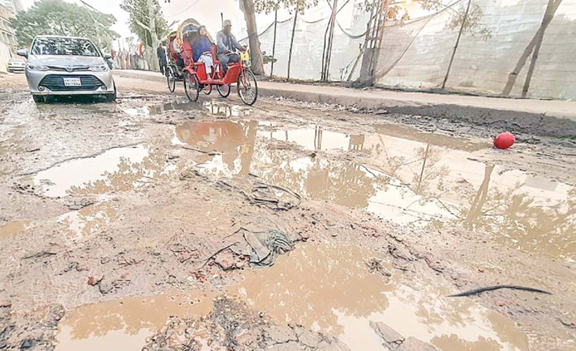 চলাচলের অযোগ্য বহু সড়ক