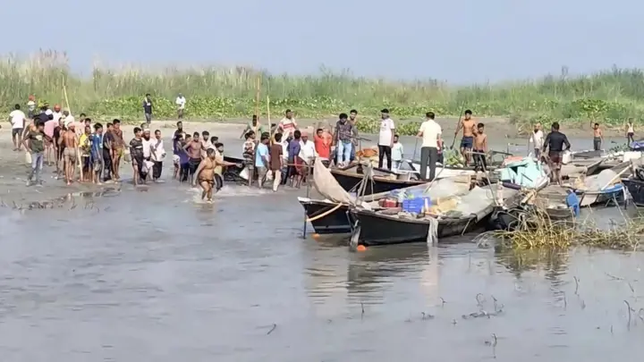 জাজিরায় এমপি-প্রশাসনকে লক্ষ্য করে ইটপাটকেল, ৩৬ জেলে আটক