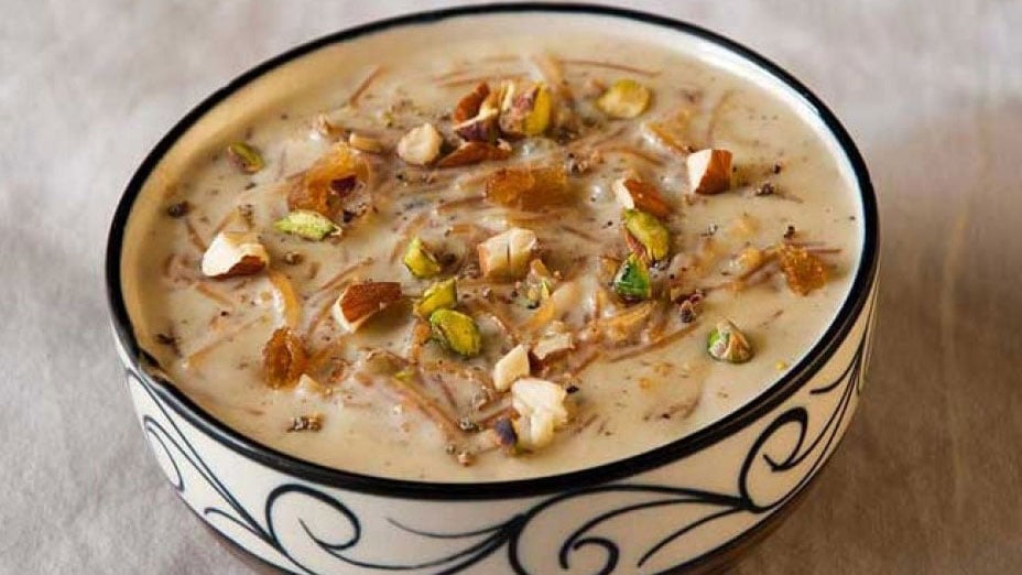 ঈদের সকালে মিষ্টিমুখ