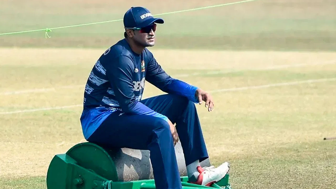 ডিপিএল থেকে নাম সরিয়ে নিলেন সাকিব