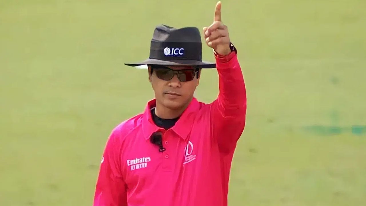 আম্পায়ারদের তালিকায় সৈকত