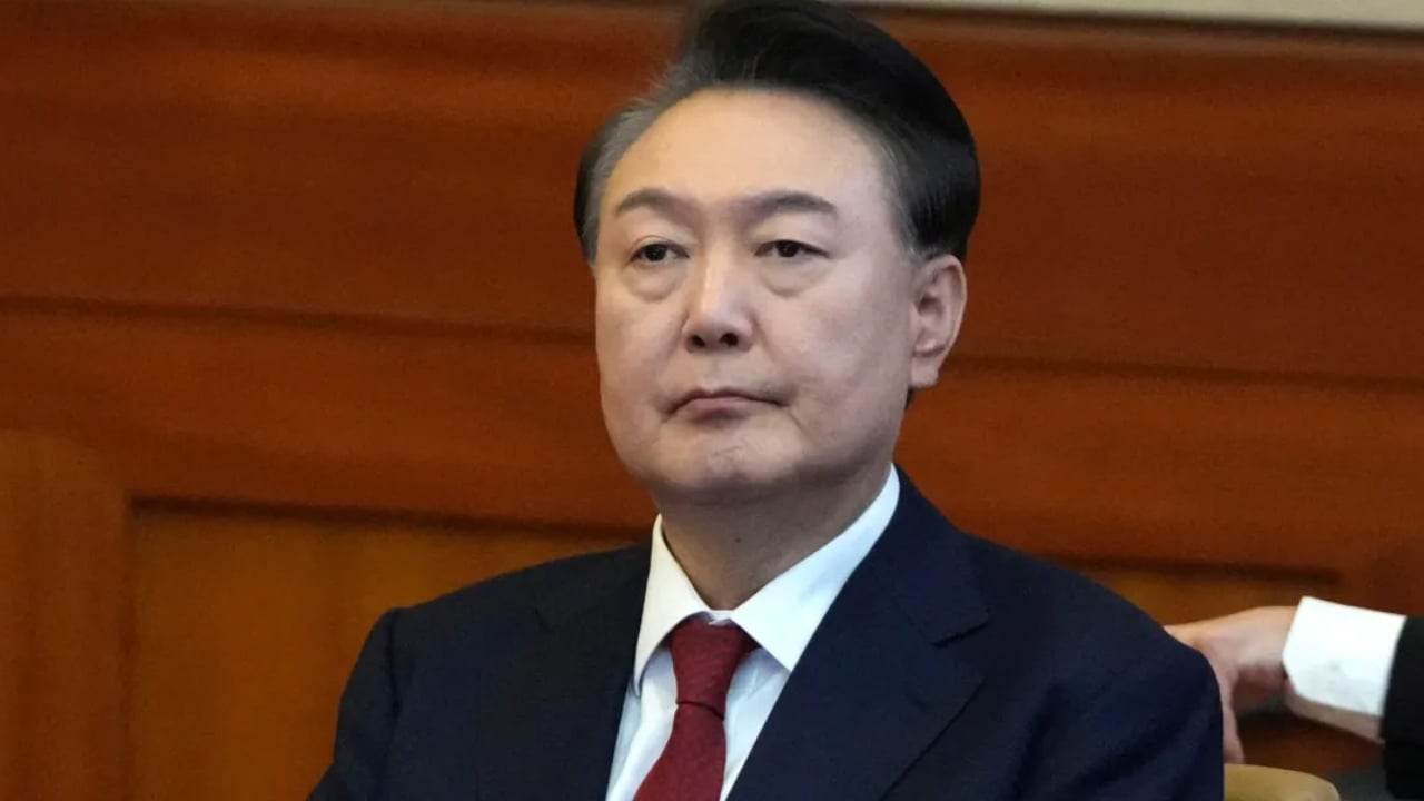 দক্ষিণ কোরিয়ার সাবেক প্রেসিডেন্টের যাবজ্জীবন কারাদণ্ড