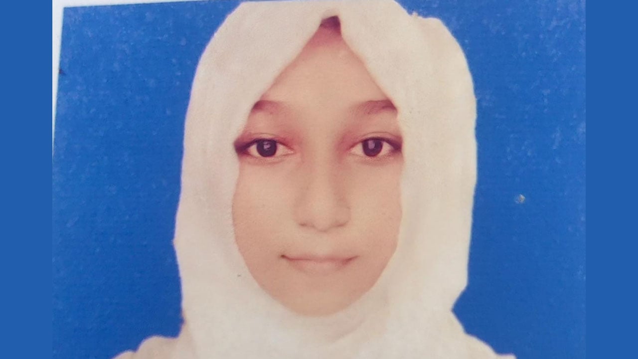 বাবার লাশ বাড়িতে রেখে পরীক্ষা দেওয়া ঋতু পেলো জিপিএ-৫
