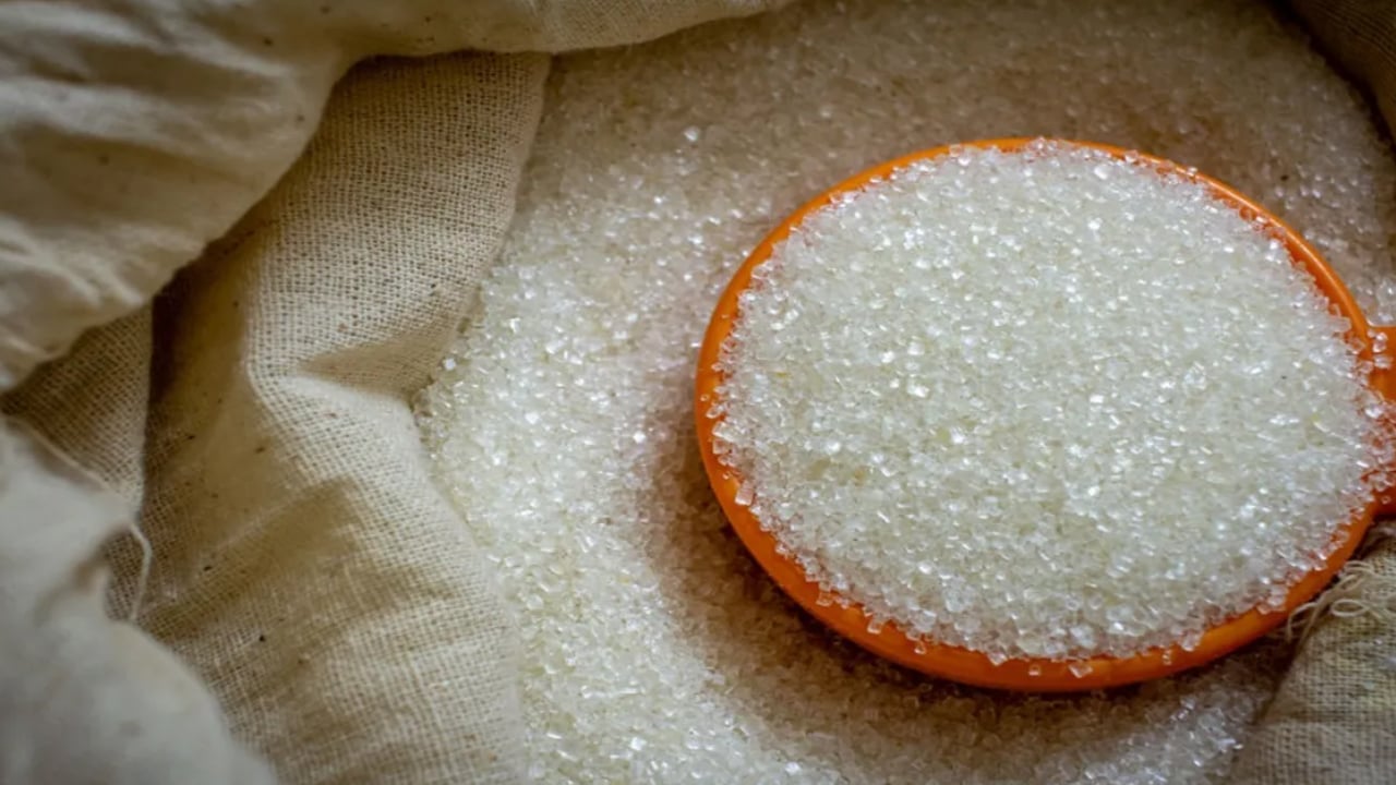 চিনি রপ্তানিতে ভারতের নিষেধাজ্ঞা