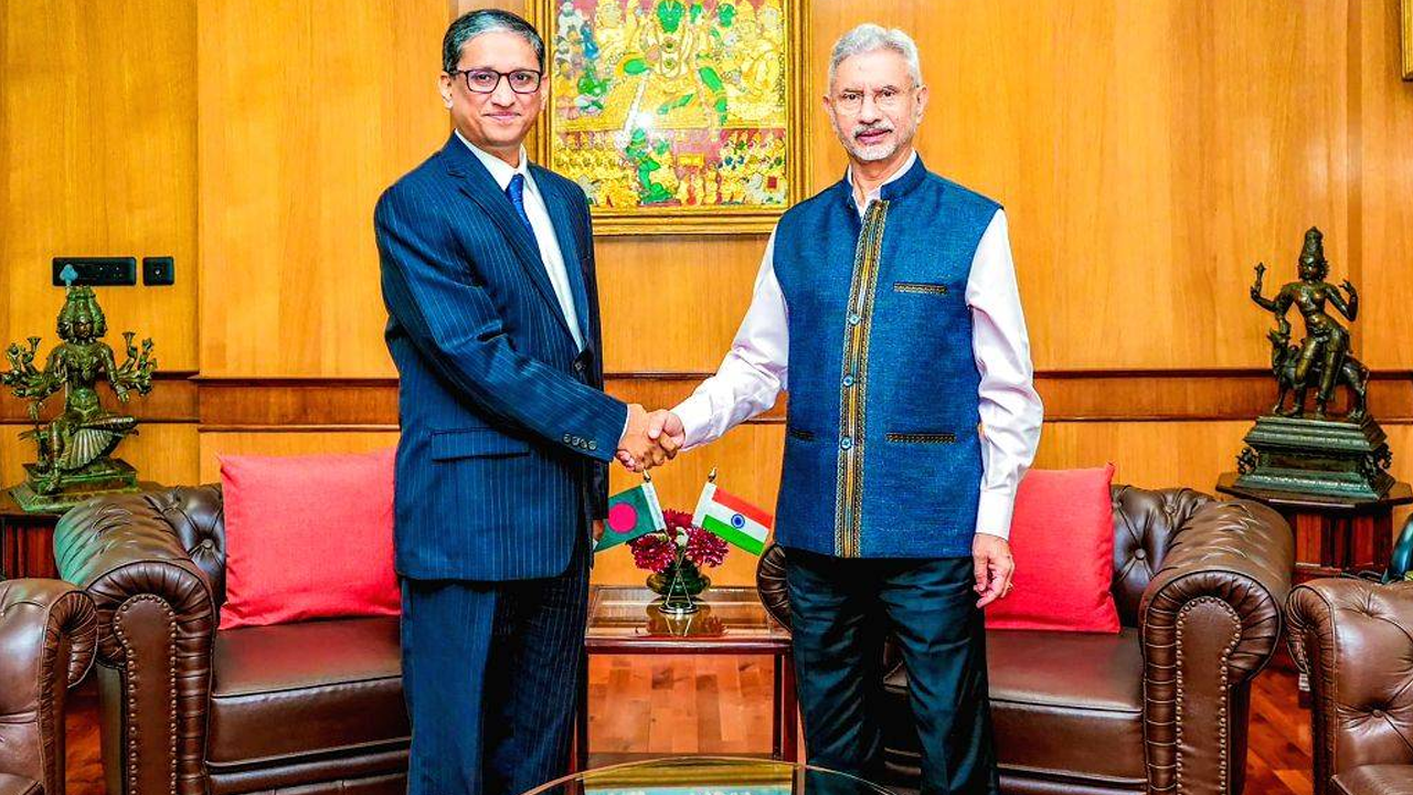 নয়াদিল্লিতে বাংলাদেশের হাইকমিশনারের সঙ্গে ভারতের পররাষ্ট্রমন্ত্রীর বৈঠক