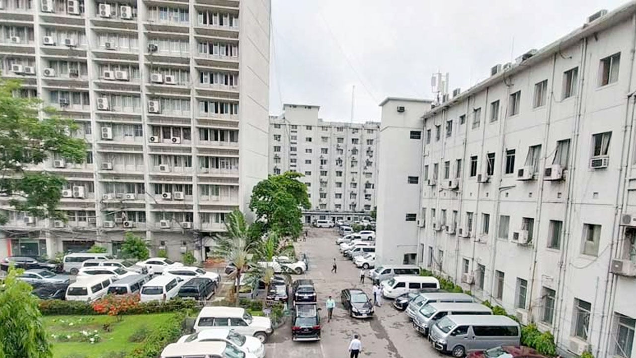 সচিবালয়ে বিক্ষোভ এবং বাস্তবতা