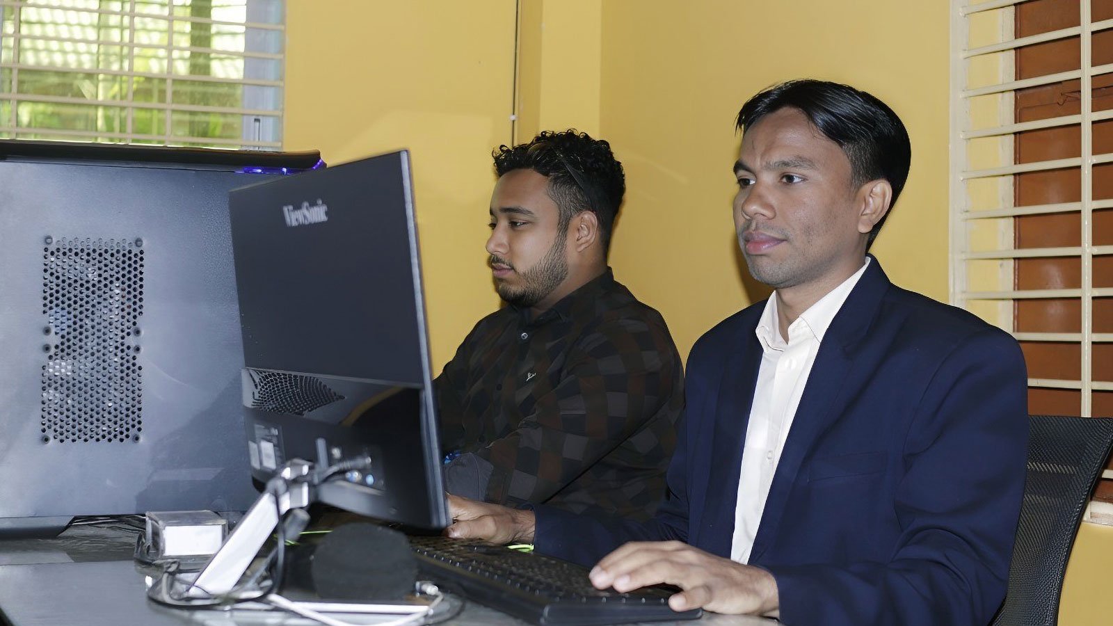 রাজমিস্ত্রি সাদ্দাম ফ্রিল্যান্সিং করে কিনলেন জমি