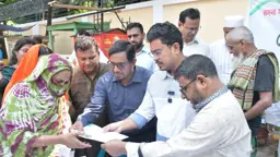 ইস্কাটনে ফ্রি মেডিকেল ক্যাম্প পরিদর্শনে সাদিক কায়েম