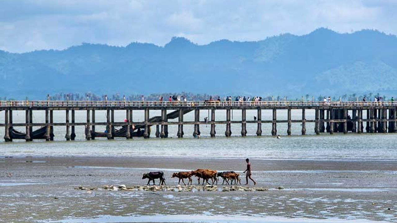 শাহপরীর দ্বীপজুড়ে কান্না, হাহাকার