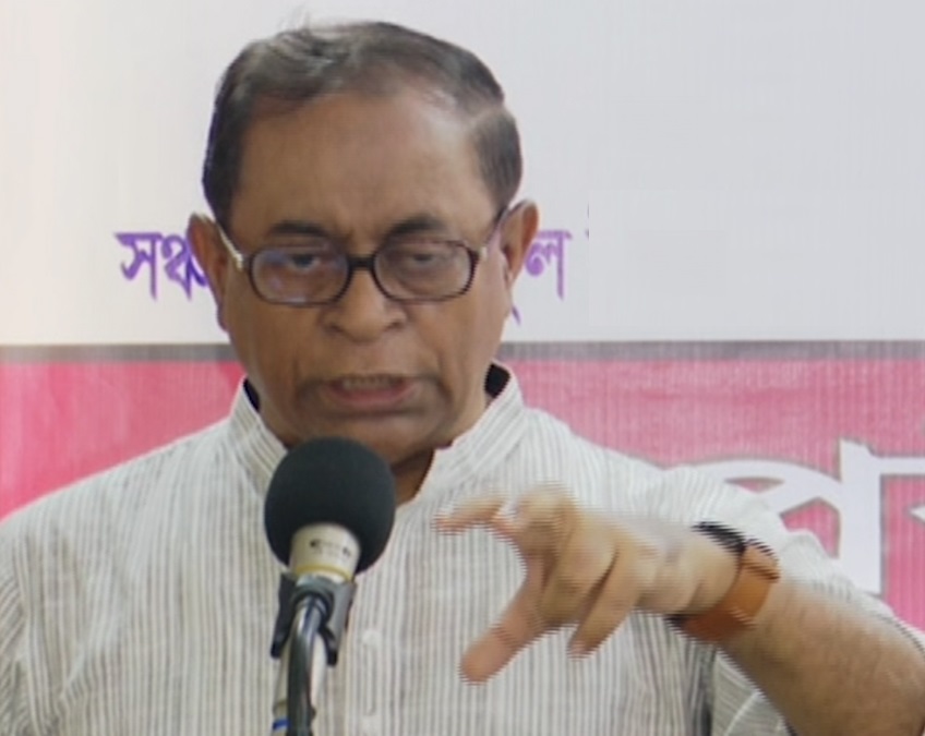 সরকার সবকিছু ছড়িয়ে ফেলছে, গুছিয়ে আনতে পারছে না : সাইফুল হক