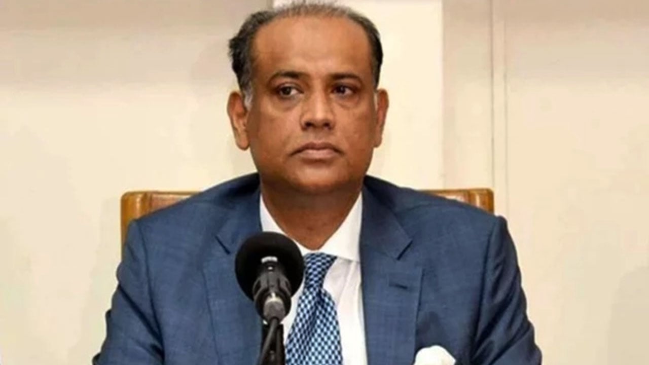 সাবেক ভূমিমন্ত্রী সাইফুজ্জামানসহ ২৪ জনের নামে মামলা