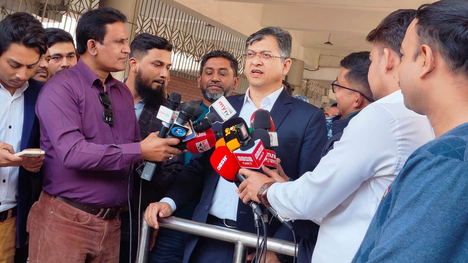 তারেকের দেশে ফেরার উপযুক্ত পরিবেশ তৈরি হয়নি: সালাহউদ্দিন