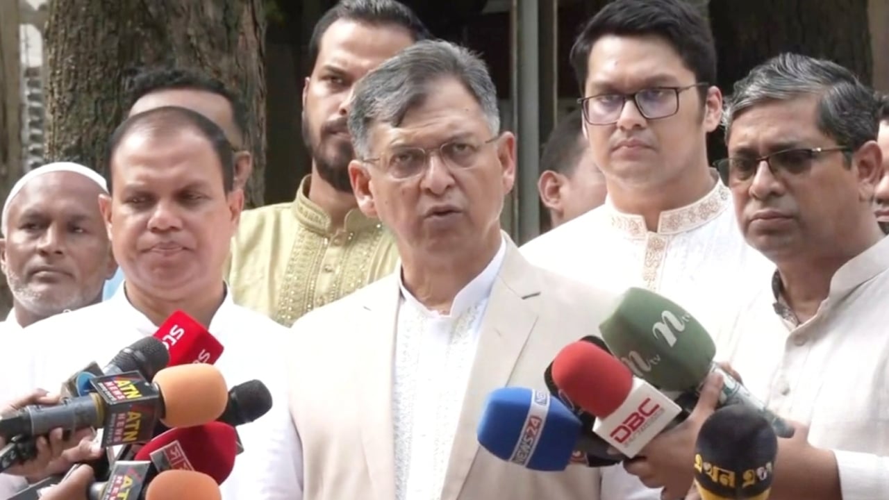 জাতীয় ঐক্য ও দেশ গড়ার প্রত্যয়ে কাজ করছে সরকার: স্বরাষ্ট্রমন্ত্রী