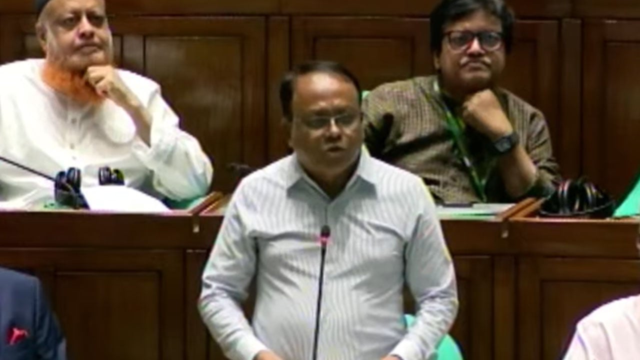 সরকারকে বিতর্কিত করার জন্য কাজ করছে পুলিশ: সংসদে সেলিম ভূঁইয়া