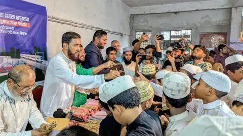 কাজের মাধ্যমেই ঢাকাকে বদলে দিতে চাই: সেলিম উদ্দিন