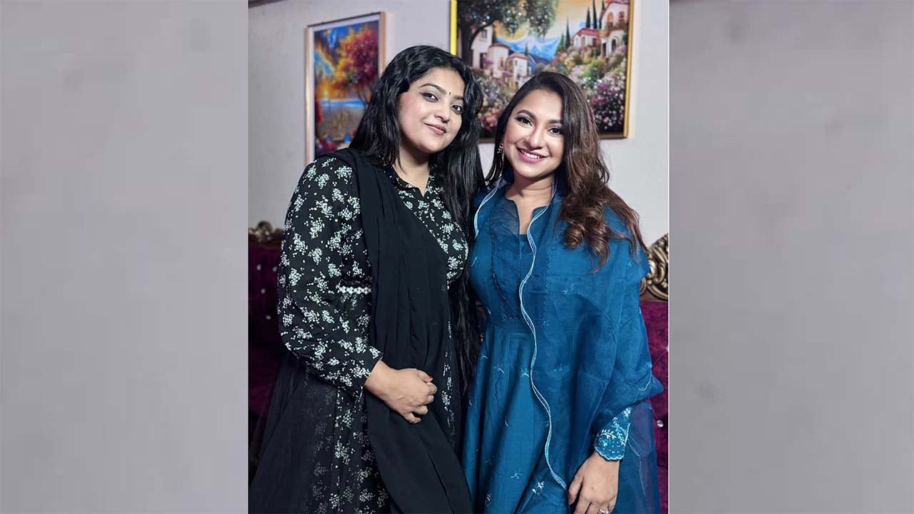 একসঙ্গে দুই চ্যাম্পিয়ন