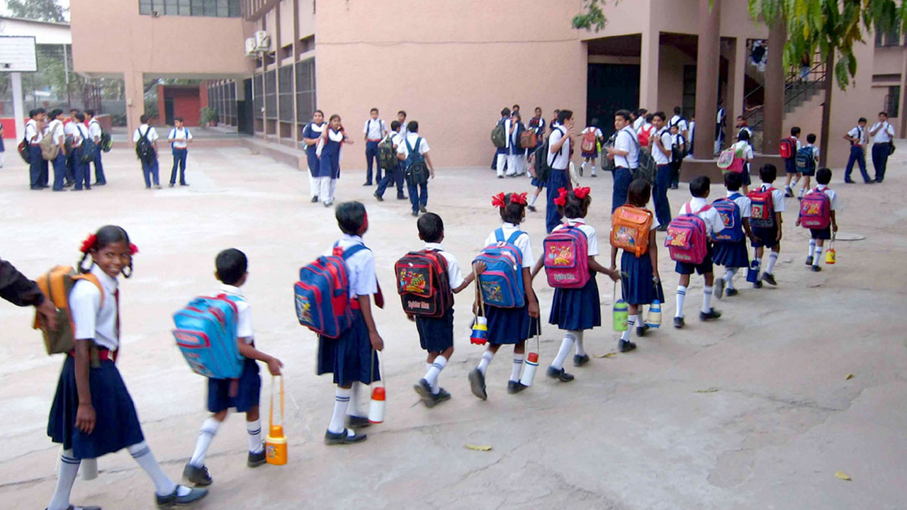 আজ থেকে সব স্কুল-কলেজ-মাদরাসায় ছুটি