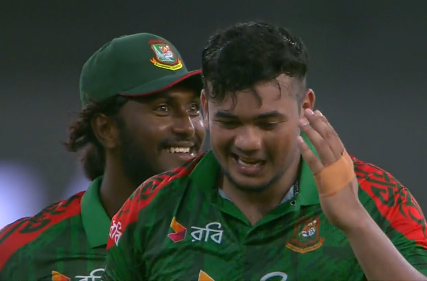 তাসকিনের চতুর্থ উইকেট