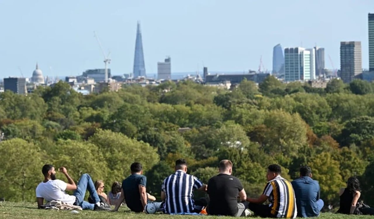 ইতিহাসের সবচেয়ে রৌদ্রোজ্জ্বল বছর দেখল যুক্তরাজ্য