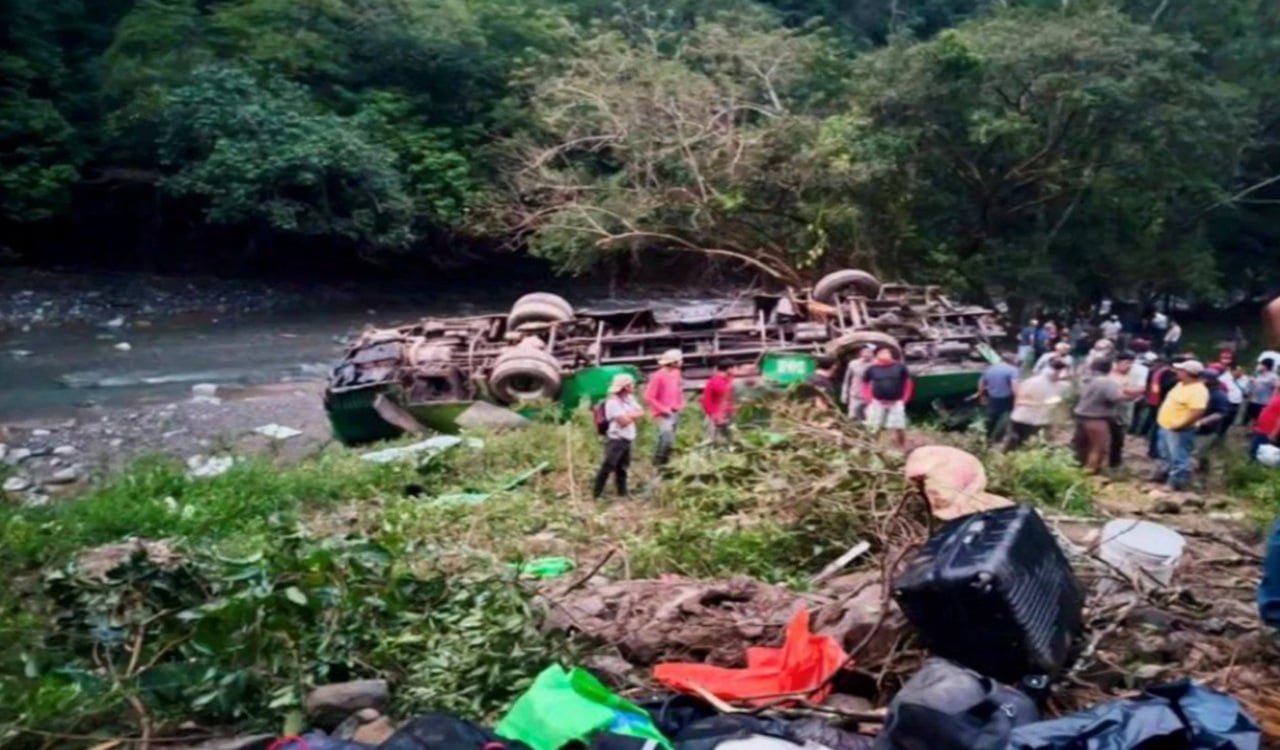 মেক্সিকোয় বাস দুর্ঘটনায় নিহত ১০, আহত ৩২