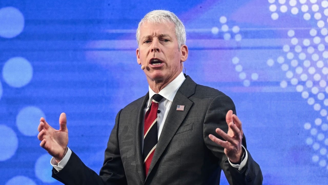 ভেনেজুয়েলার তেল বিক্রয় ‘অনির্দিষ্টকাল’ নিয়ন্ত্রণ করবে যুক্তরাষ্ট্র