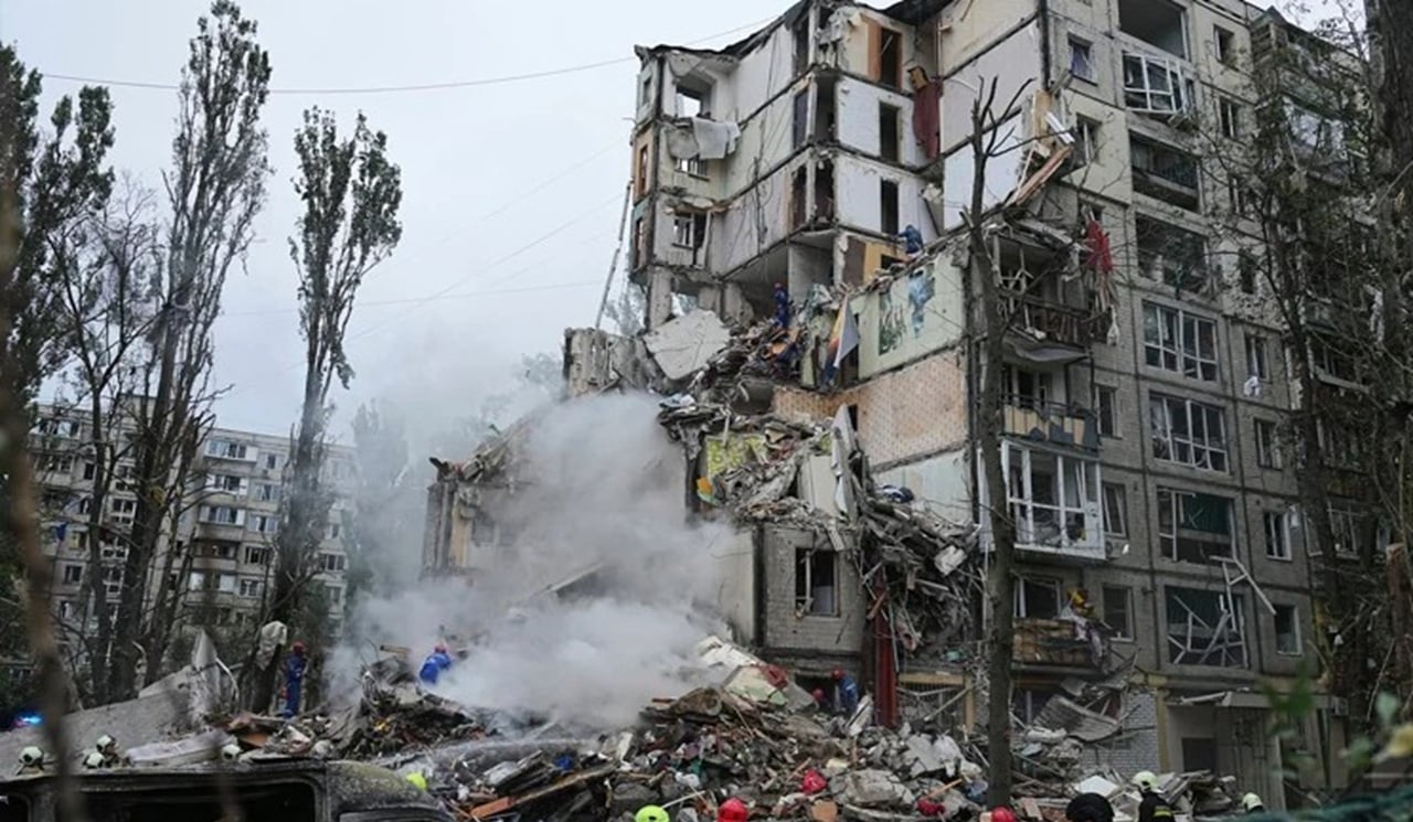 রুশ হামলায় কিয়েভে হতাহত ১৬; দেশজুড়ে ক্ষেপণাস্ত্র সতর্কতা