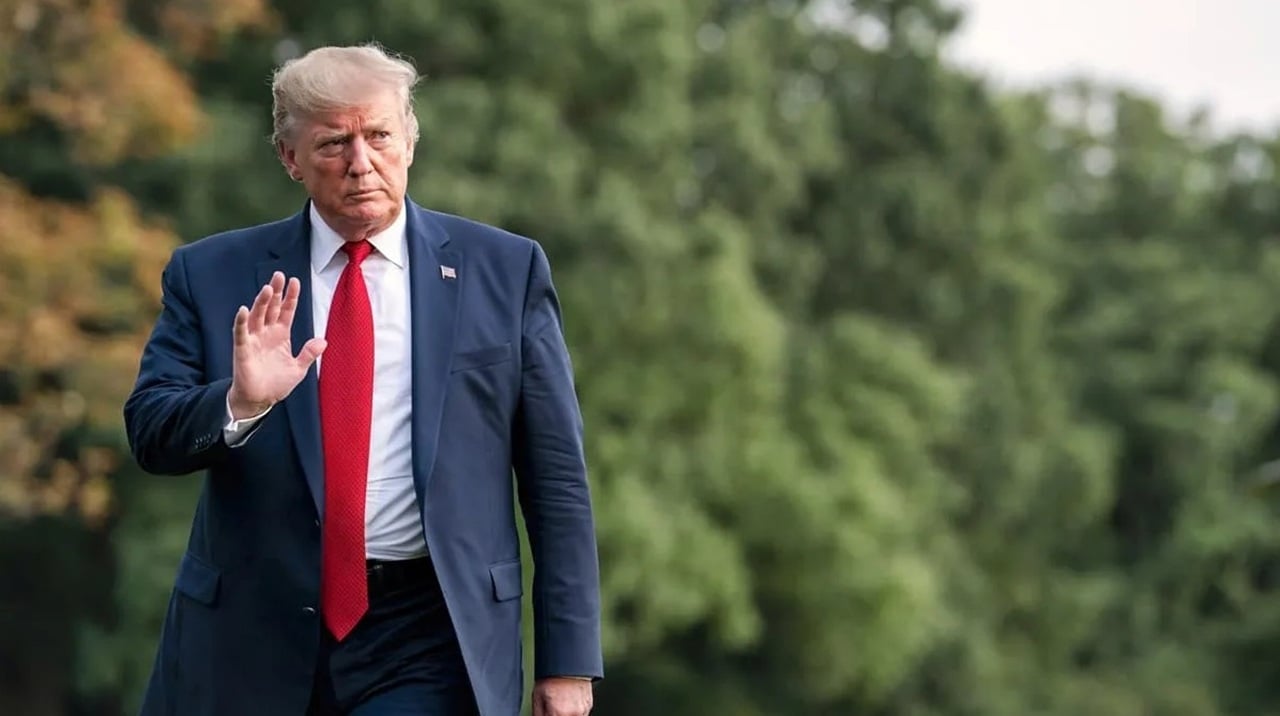 ইরানের সঙ্গে বাণিজ্য করা দেশগুলোর পণ্যে ২৫% শুল্ক আরোপের ঘোষণা ট্রাম্পের