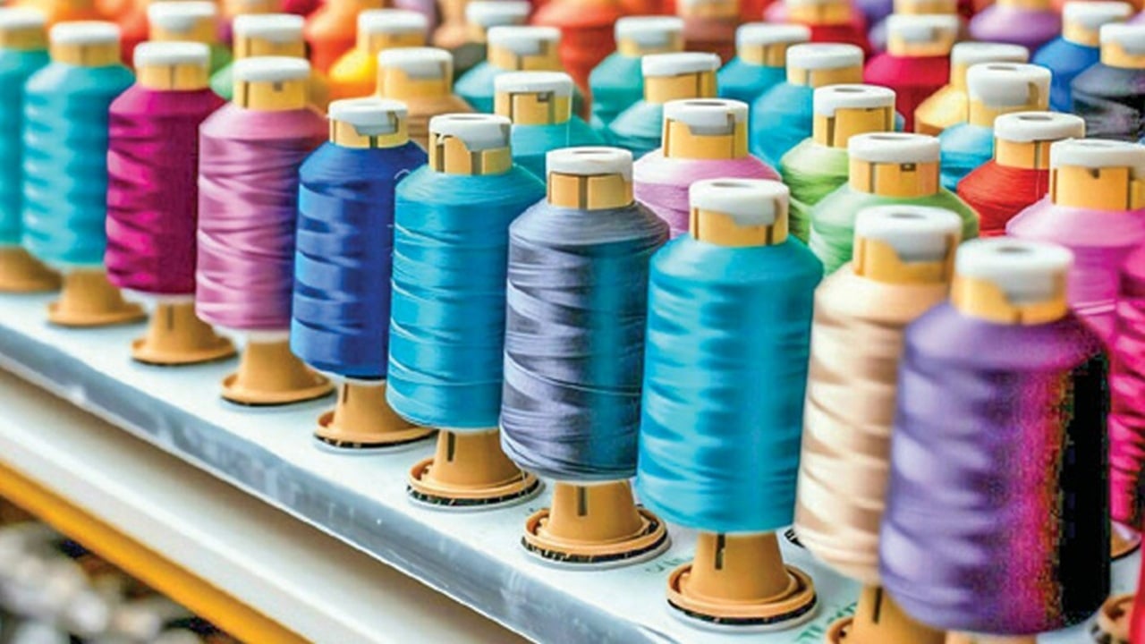 বস্ত্রশিল্পের ২৫ বিলিয়ন ডলার বিনিয়োগ গিলে খাচ্ছে ভারত