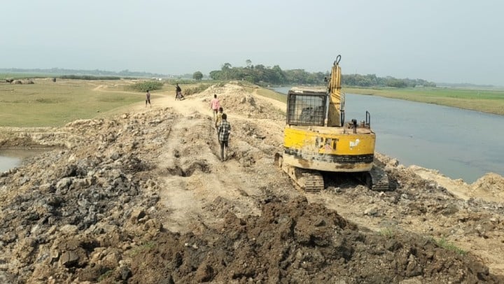 সুনামগঞ্জে নির্ধারিত সময়ে শেষ হয়নি ফসলরক্ষা বাঁধের কাজ, শঙ্কায় কৃষক