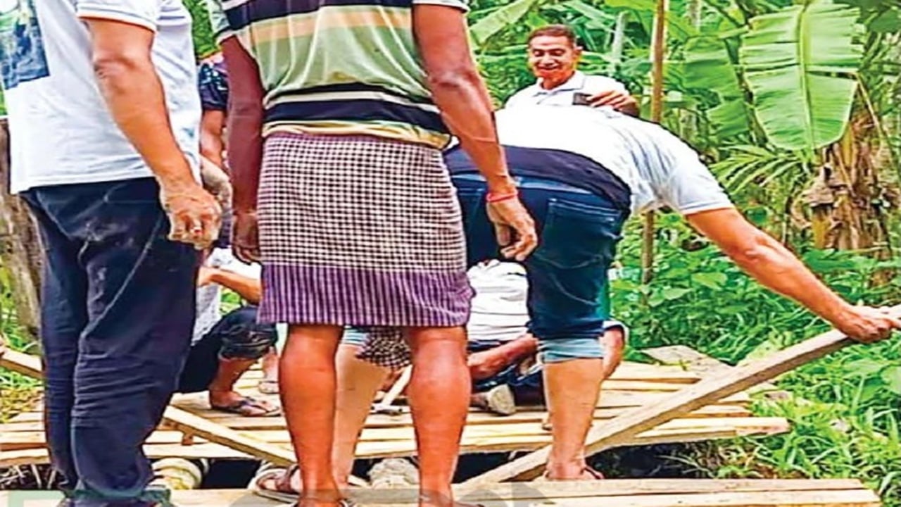 স্বেচ্ছাশ্রমে আট মাসে ৬৮ সাঁকো ও সড়ক নির্মাণ