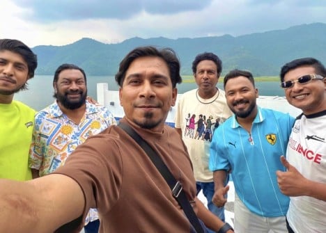 শুটিংয়ে হিমালয়ের দেশে ‘ব্যাচেলর পয়েন্ট’ টিম