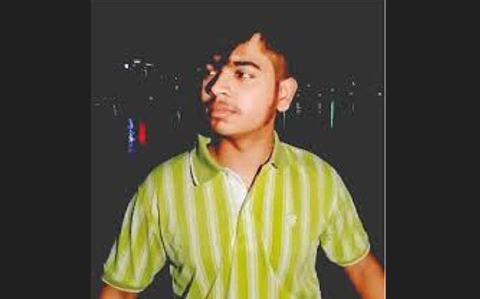 শহীদ আশিকুলের মাথার ডান দিকে গুলি লেগে বাম দিকে বেরিয়ে যায়
