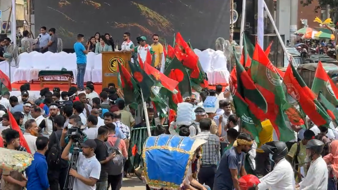 শাহবাগে জড়ো হচ্ছেন ছাত্রদলের নেতাকর্মীরা
