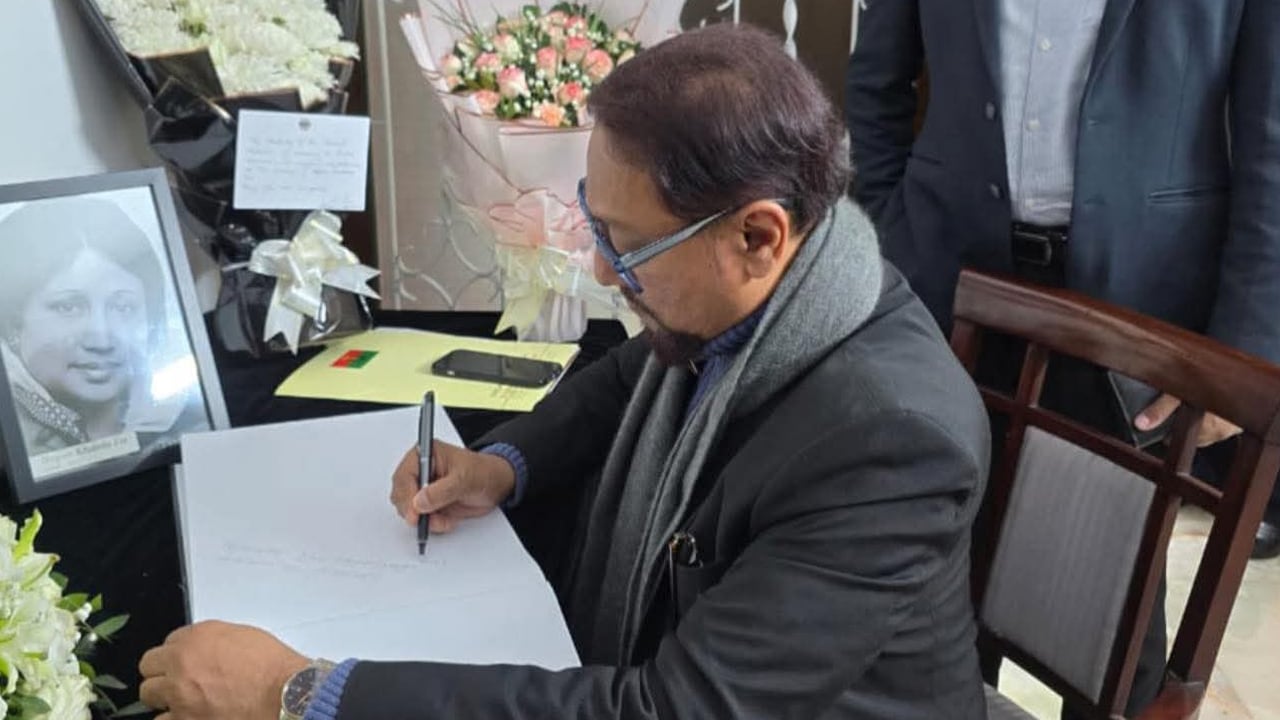 দল-মতের ঊর্ধ্বে ওঠে ১৮ কোটি মানুষের নেতৃত্বে ছিলেন খালেদা জিয়া