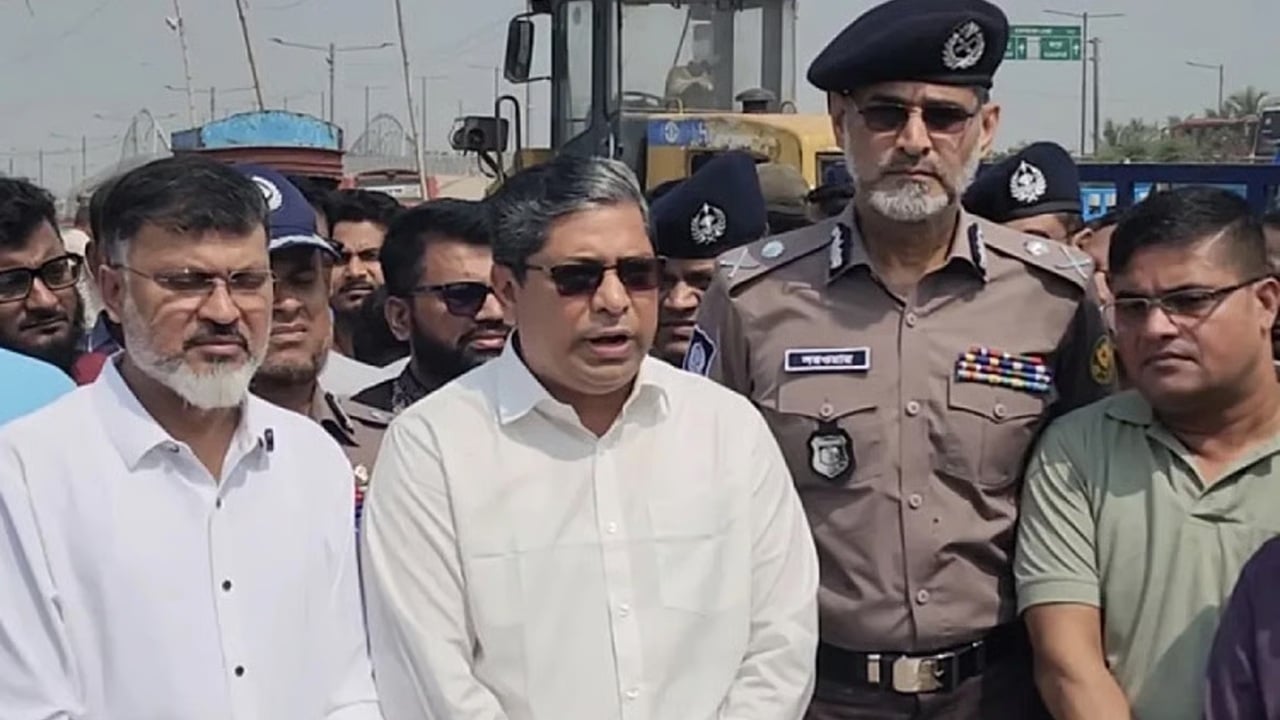 পশুর হাটকে কেন্দ্র করে চাঁদাবাজি সহ্য করা হবে না: স্থানীয় সরকার প্রতিমন্ত্রী