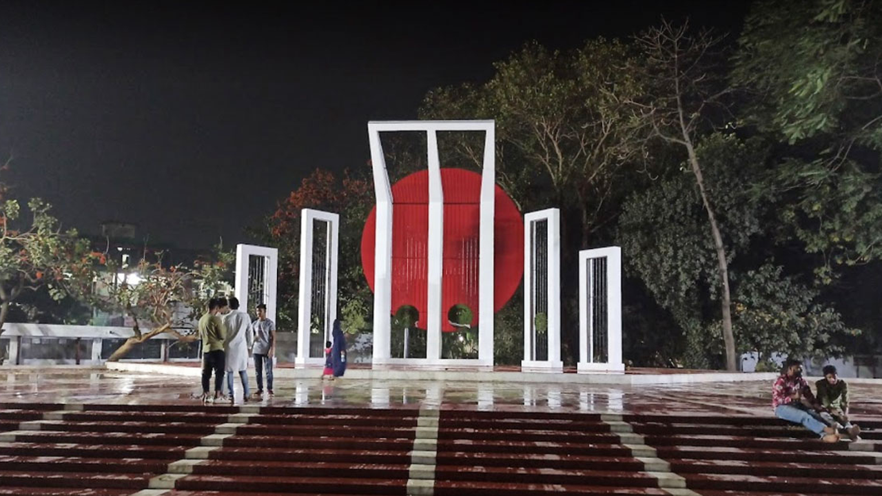 একুশে ফেব্রুয়ারিতে নিরাপত্তা জোরদার: প্রযুক্তির চোখ ও গোয়েন্দা নজরদারি