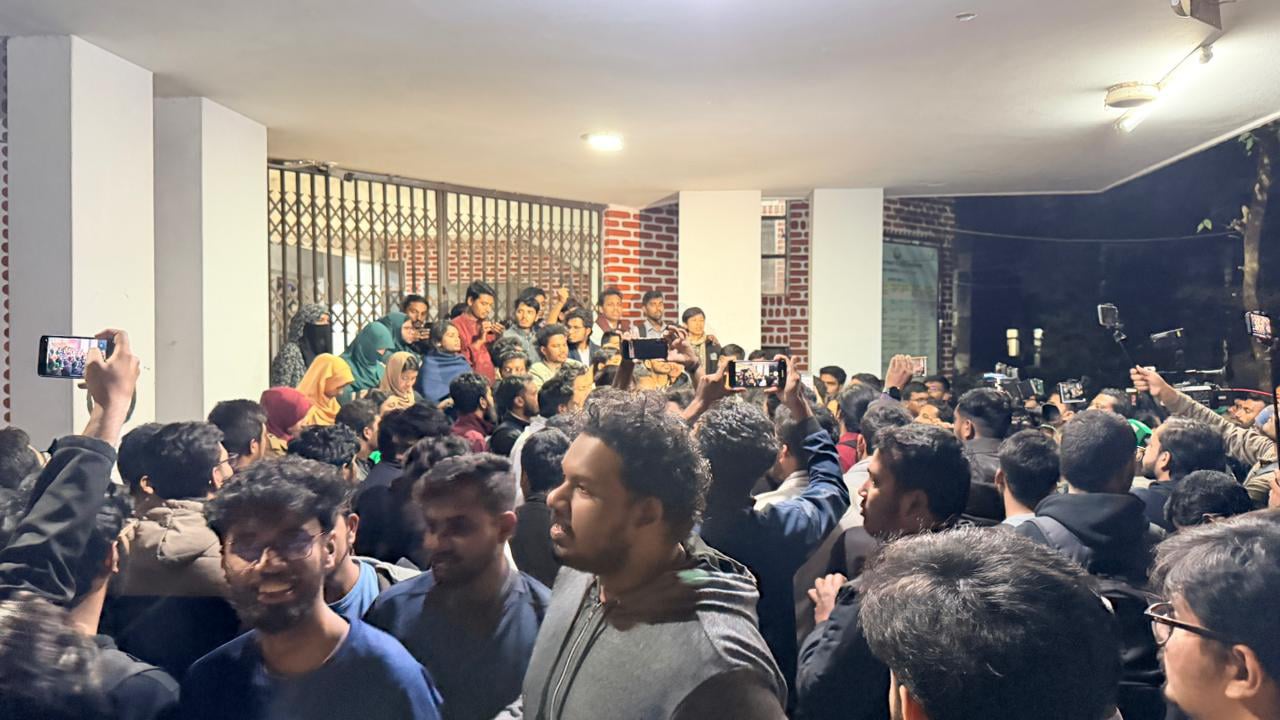 শাকসু নির্বাচনের নিশ্চয়তা না পেলে কঠোর কর্মসূচির হুঁশিয়ারি