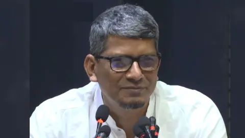 মরার পরে যে লোক বেশি জ্বালিয়েছেন তার নাম শেখ মুজিব: শাহরিয়ার কবির