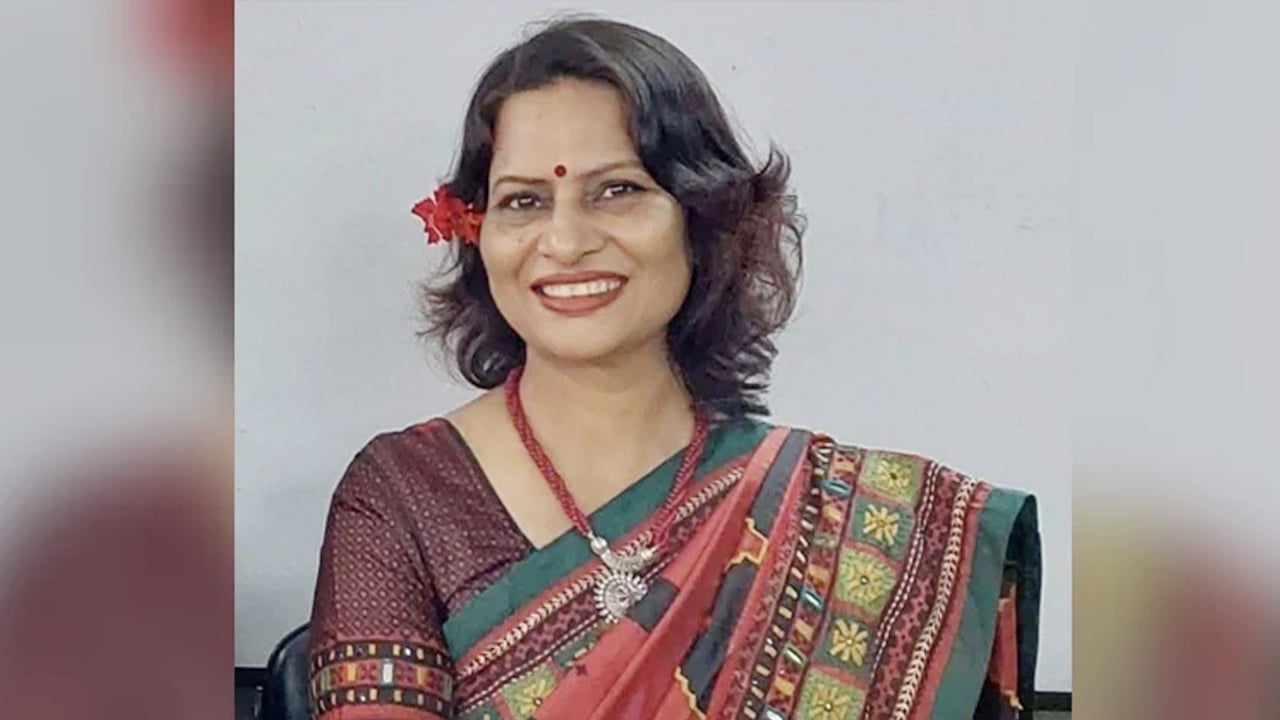 ‘নৈতিকতাবোধ থেকেই অফিস থেকে হাসিনার ছবি সরিয়েছিলাম’