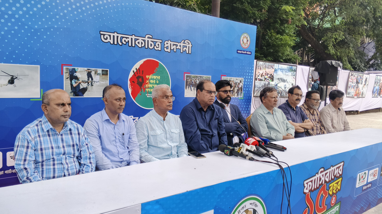 দেশের কঠিন অতীত নতুন প্রজন্মের সামনে তুলে ধরতে হবে: দুদু