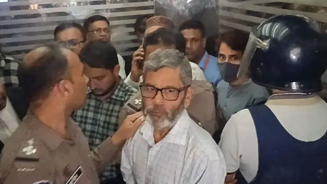 সন্ত্রাসবিরোধী আইনে করা মামলায় গ্রেপ্তার সাংবাদিক শওকত মাহমুদ