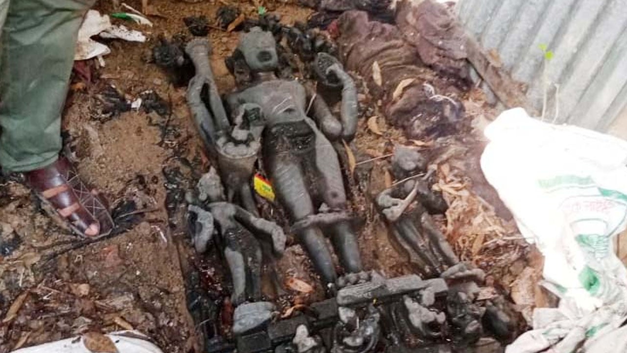 শেরপুরে পুকুর থেকে ১৯০ কেজি ওজনের কষ্টিপাথরের মূর্তি উদ্ধার