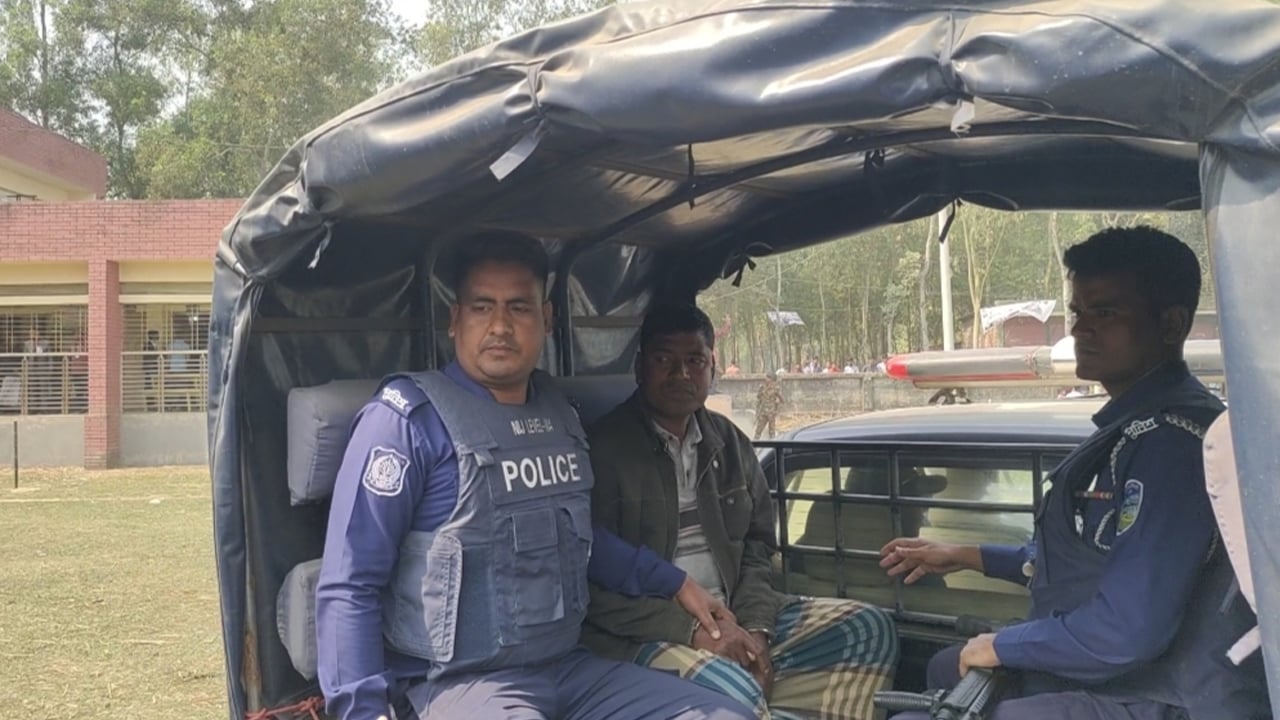 শেরপুরে সিল দেয়া ৫৩টি ব্যালট পেপারসহ তিনটি ব্যালট বই উদ্ধার