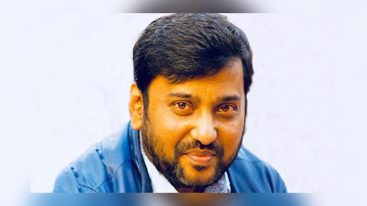 অস্ত্র মামলায় সম্রাটের বিরুদ্ধে গ্রেপ্তারি পরোয়ানা, বিচার শুরু