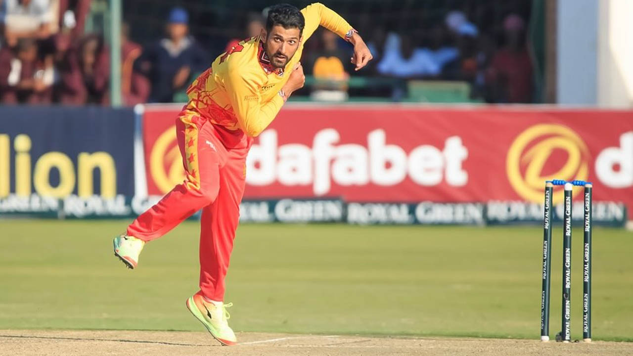 গর্বিত মুসলিম ‘যোদ্ধা’ সিকান্দার রাজা