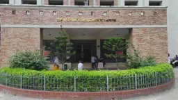 সিরাজগঞ্জে আদালতের হাজতখানা থেকে লাফিয়ে আসামির পলায়ন
