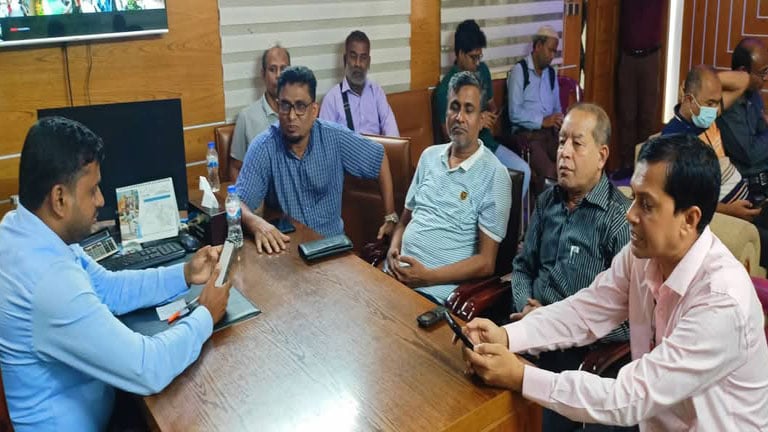সীতাকুণ্ডে আওয়ামী দোসরদের নিয়ে ইউএনওর বৈঠক