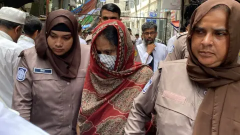 দুর্নীতির মামলায় এস কে সুরের স্ত্রীর ২ বছরের কারাদণ্ড
